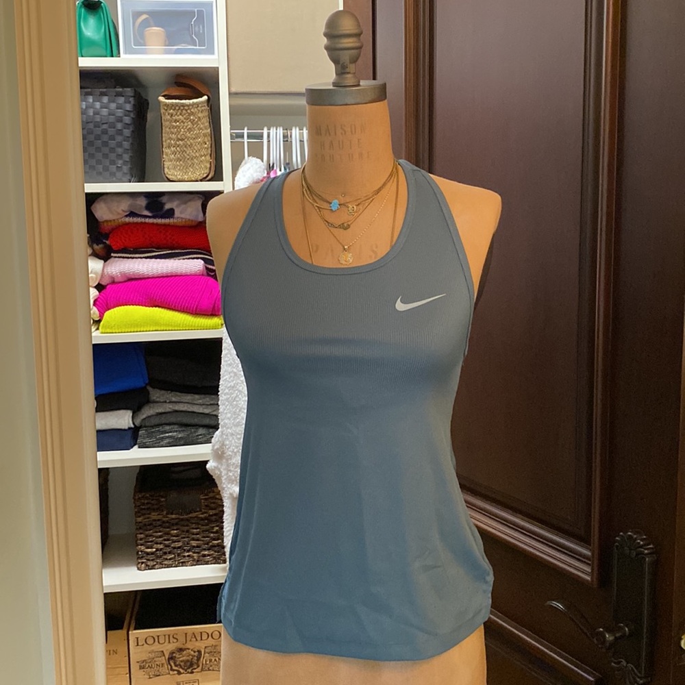 NIKE top